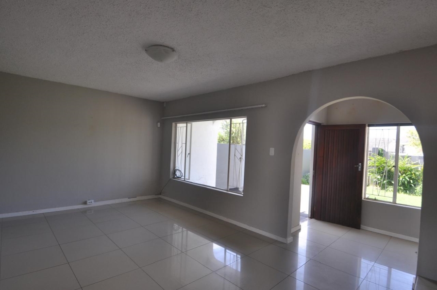 To Let 3 Bedroom Property for Rent in Beacon Bay Eastern Cape
